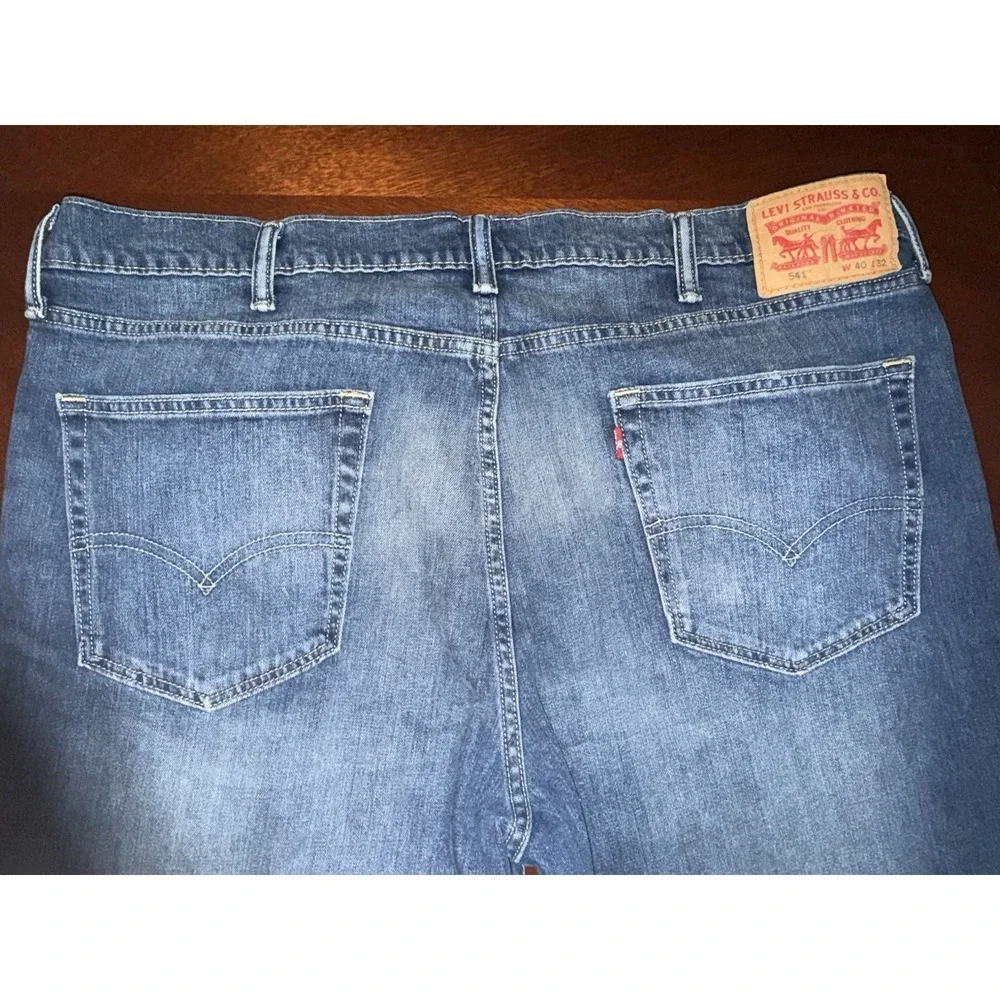 Levi 541 Mens Jeans Size 40x32 Athletic Taper Stretch Dark Wash Denim Distressed
